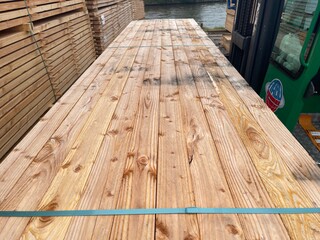 Ca. 128x Douglas Regels Fijnbezaagd, 50x75mm, lengte 500cm